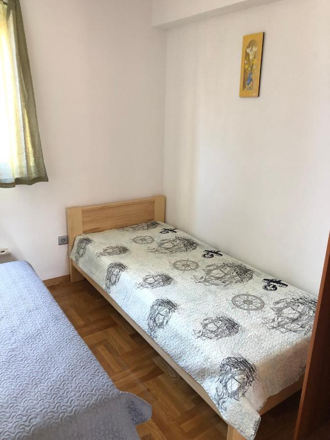 Vito & Rocco Apartment Малинска Экстерьер фото
