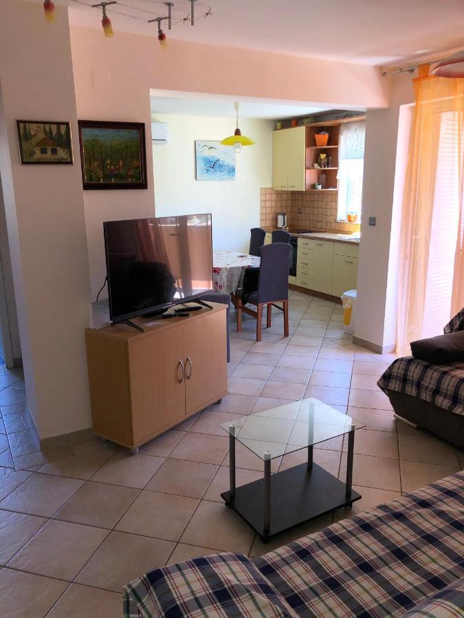 Vito & Rocco Apartment Малинска Экстерьер фото